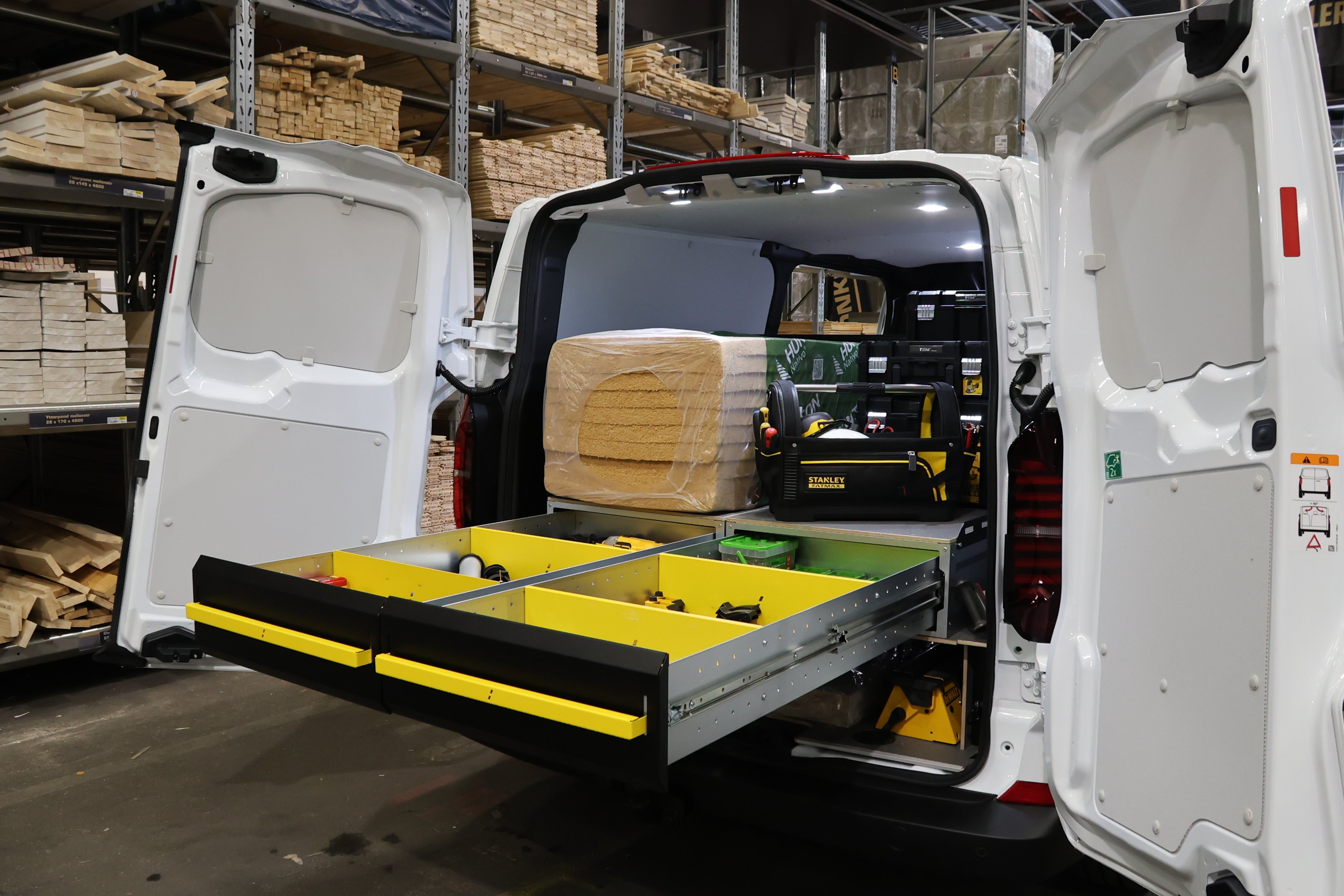15029429_Loyds_RIG_2_Prototyp_Volkswagen_Transporter_Sverige_2026_1763