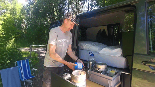 fisketur-jim-smartfloor-campervan-stormkök
